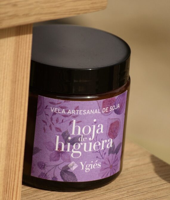 Vela artesanal de hojas de higuera